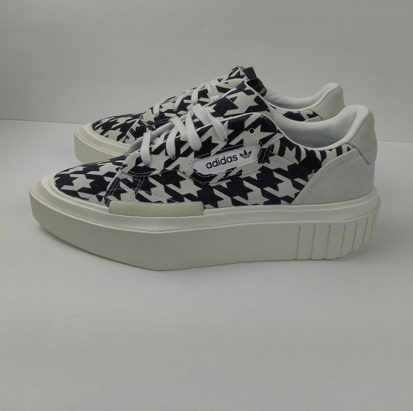 New Adidas Houndstooth HyperSleek Sneakers - Picture 2 of 6